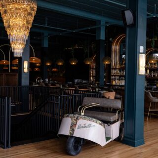 Birdietown Ohio – two-level sports venue with restaurant, bars, and indoor mini-golf, furnished by DeFrae Contract Furniture