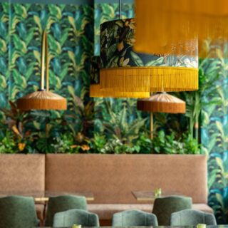 Birdietown Ohio – two-level sports venue with restaurant, bars, and indoor mini-golf, furnished by DeFrae Contract Furniture
