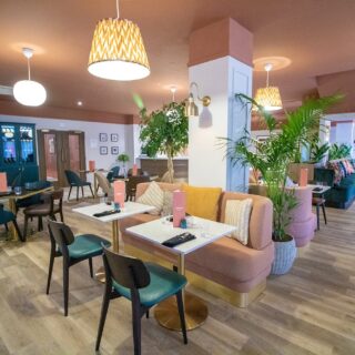 Embers Bar & Grill Voco Corby Hotel Restaurant Furniture DeFrae Contract Furniture 005
